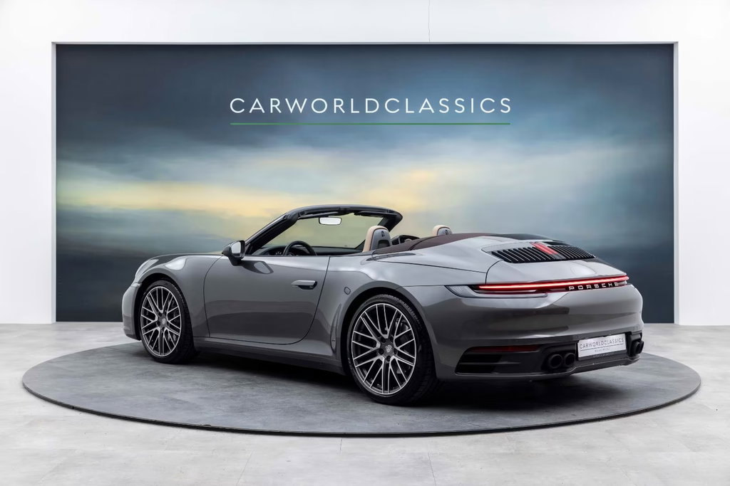 Porsche 992 Carrera