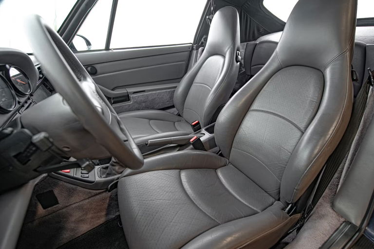 Porsche 993 Carrera 4