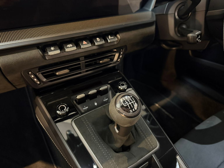 Porsche 992 Carrera 4 GTS