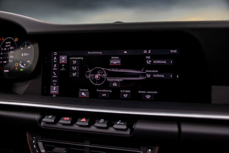 Porsche 992 Carrera 4S