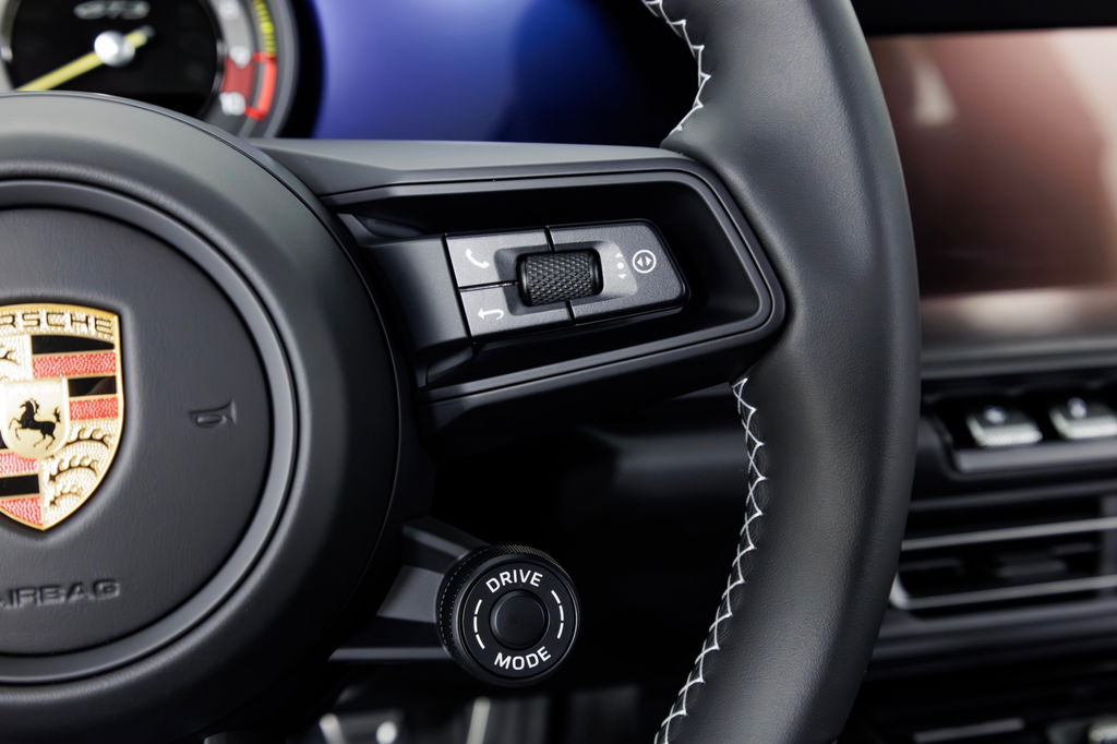 Porsche 992 GT3 Touring