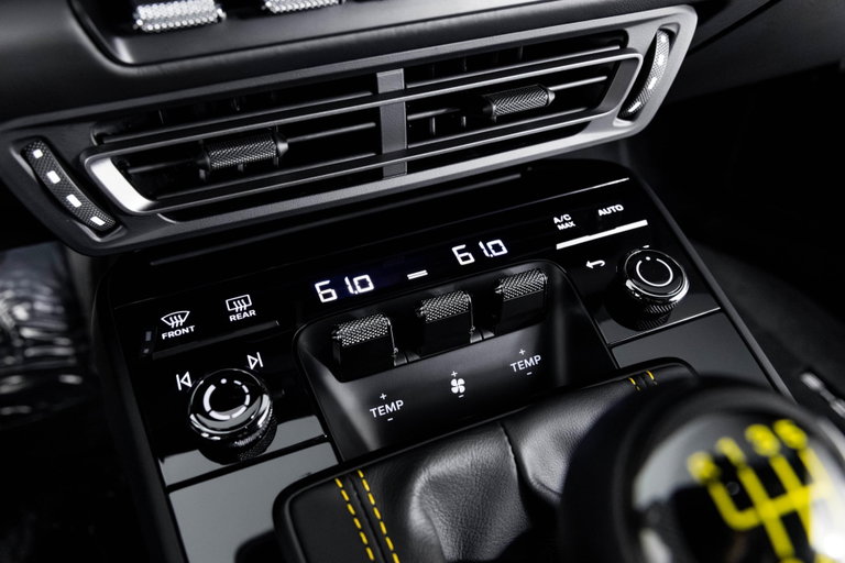 Porsche 992 GT3 Touring