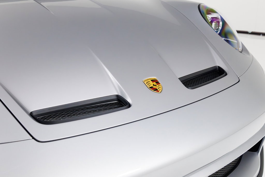 Porsche 992 GT3 Touring