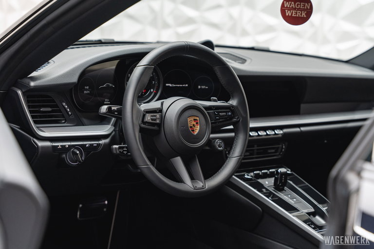 Porsche 992 Carrera 4S