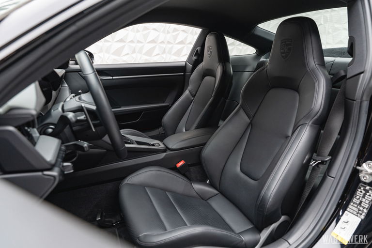 Porsche 992 Carrera 4S