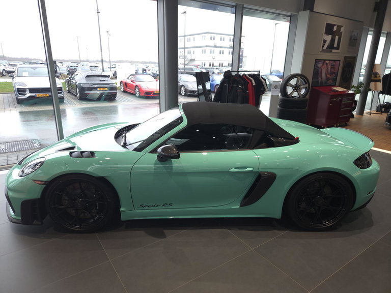Porsche 718 Spyder RS