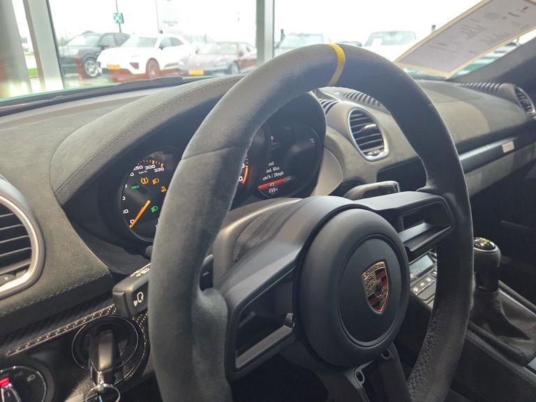 Porsche 718 Spyder RS