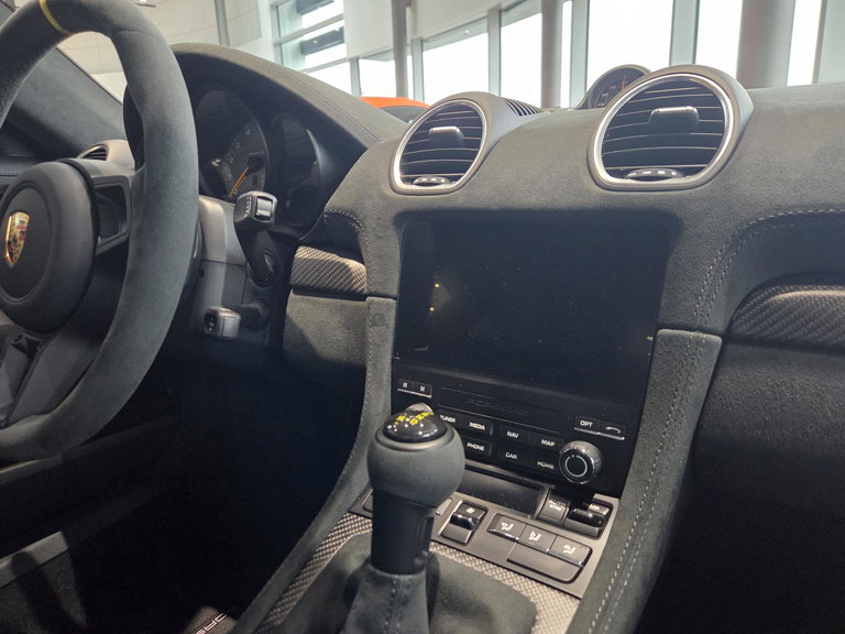 Porsche 718 Spyder RS