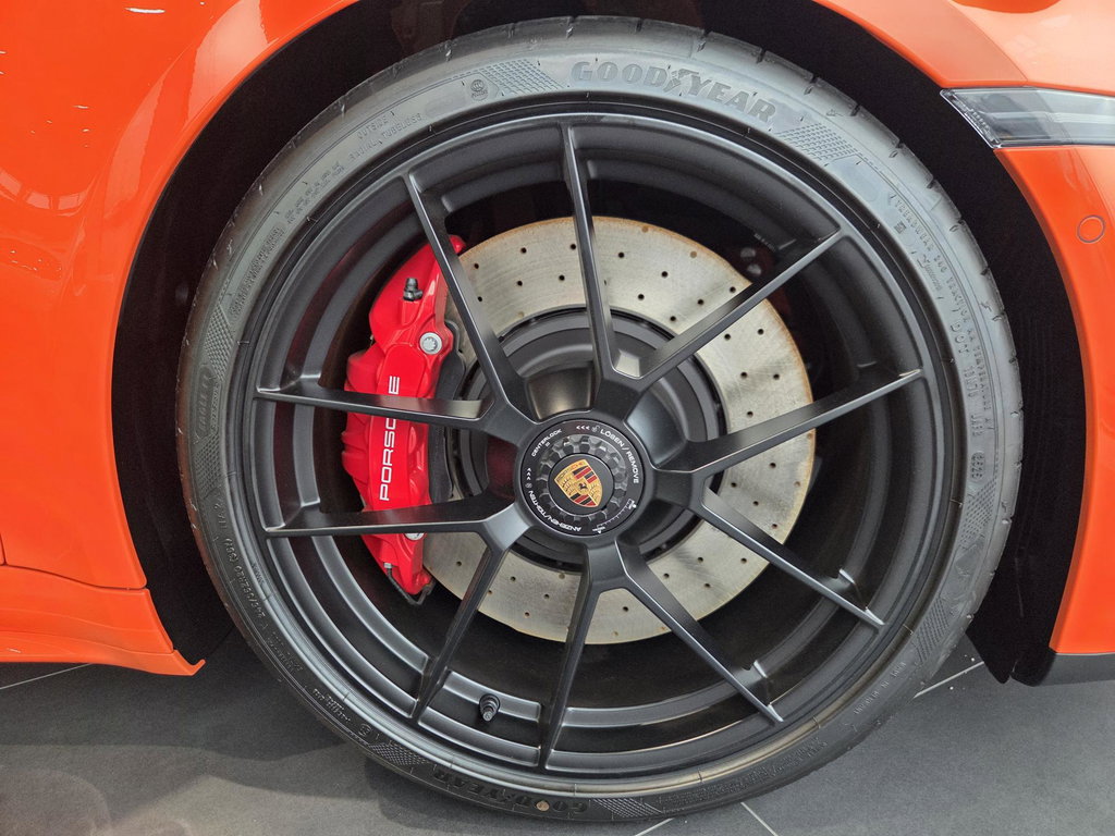 Porsche 992.2 Carrera 4 GTS