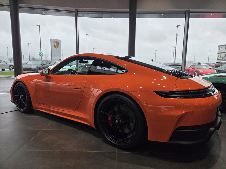 Porsche 992.2 Carrera 4 GTS
