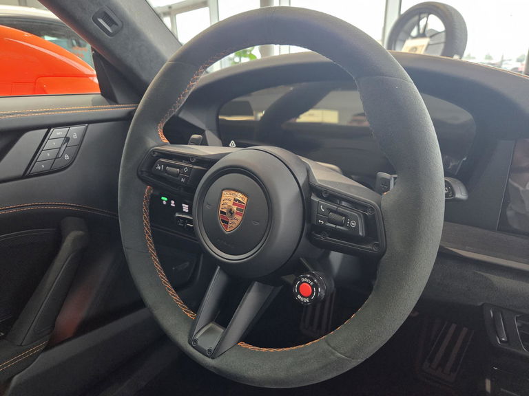 Porsche 992.2 Carrera 4 GTS