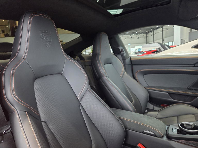 Porsche 992.2 Carrera 4 GTS