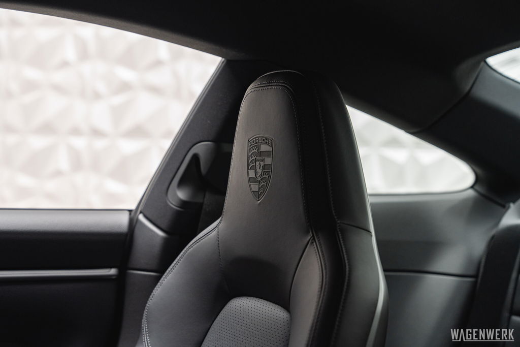 Porsche 992 Carrera 4S