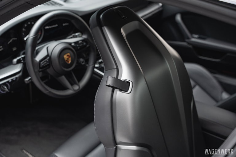 Porsche 992 Carrera 4S