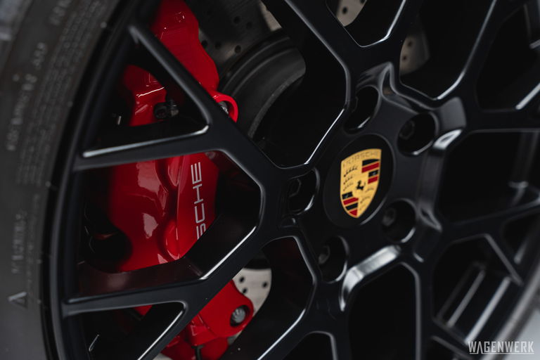 Porsche 992 Carrera 4S