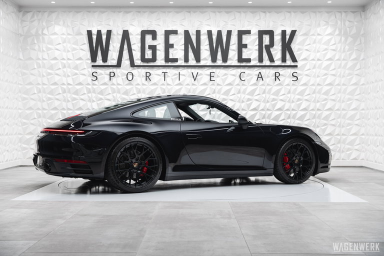 Porsche 992 Carrera 4S