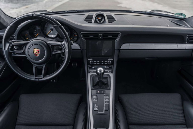 Porsche 991.2 GT3 Touring