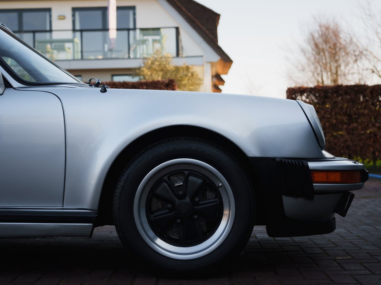 Porsche 911 Turbo 3.3