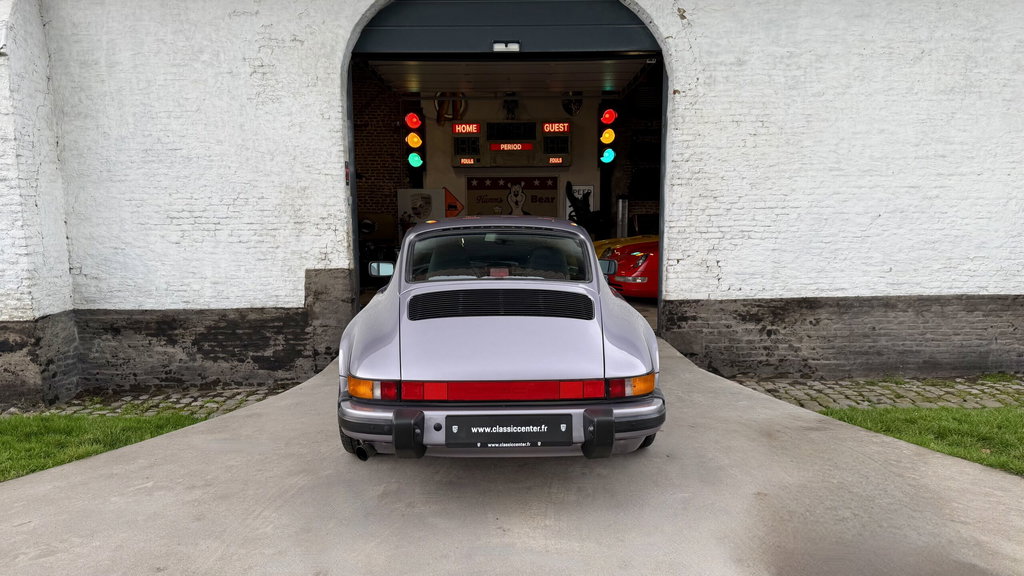 Porsche 911 Carrera 3.2