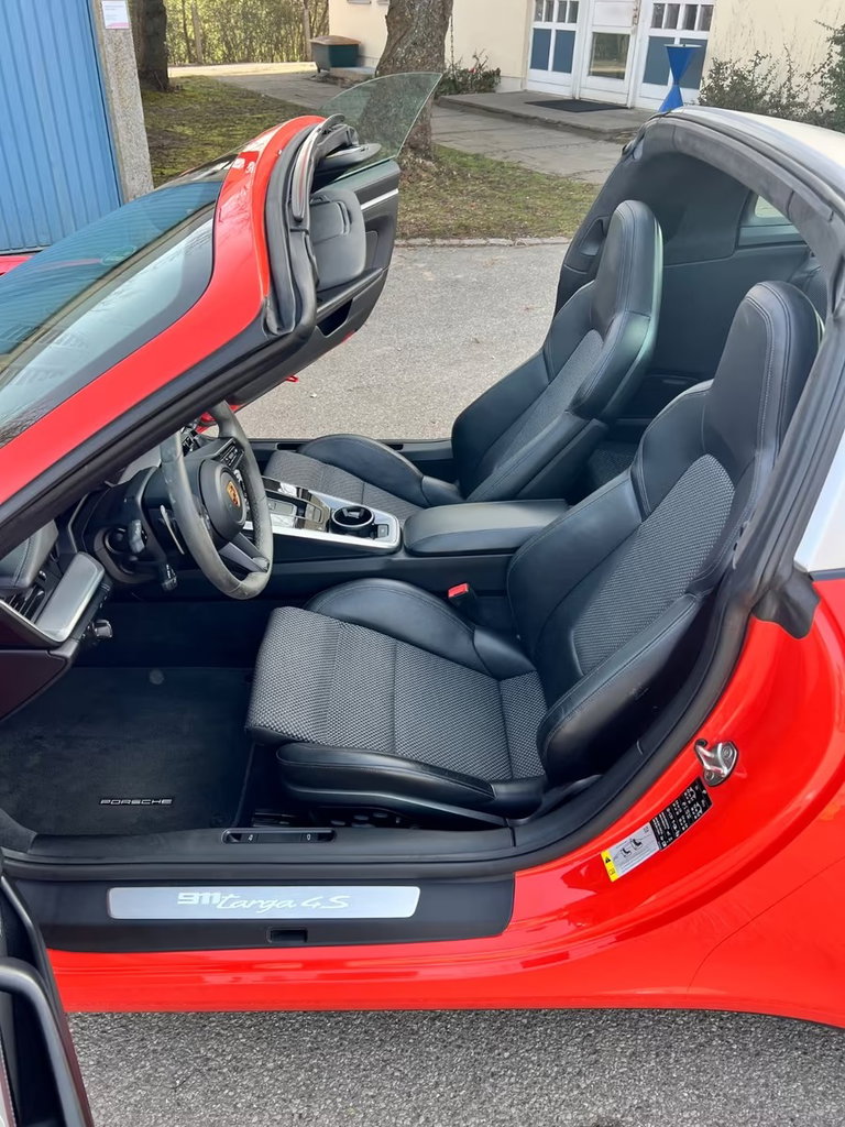 Porsche 992 Targa 4S