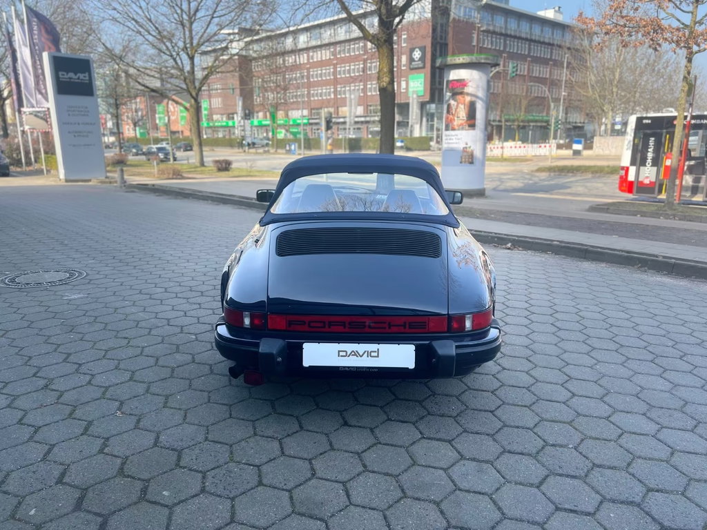 Porsche 911 Carrera 3.2
