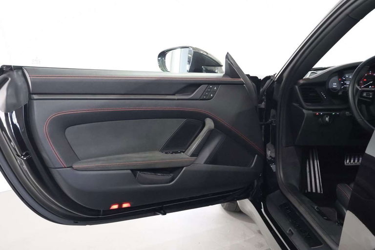 Porsche 992 Carrera GTS