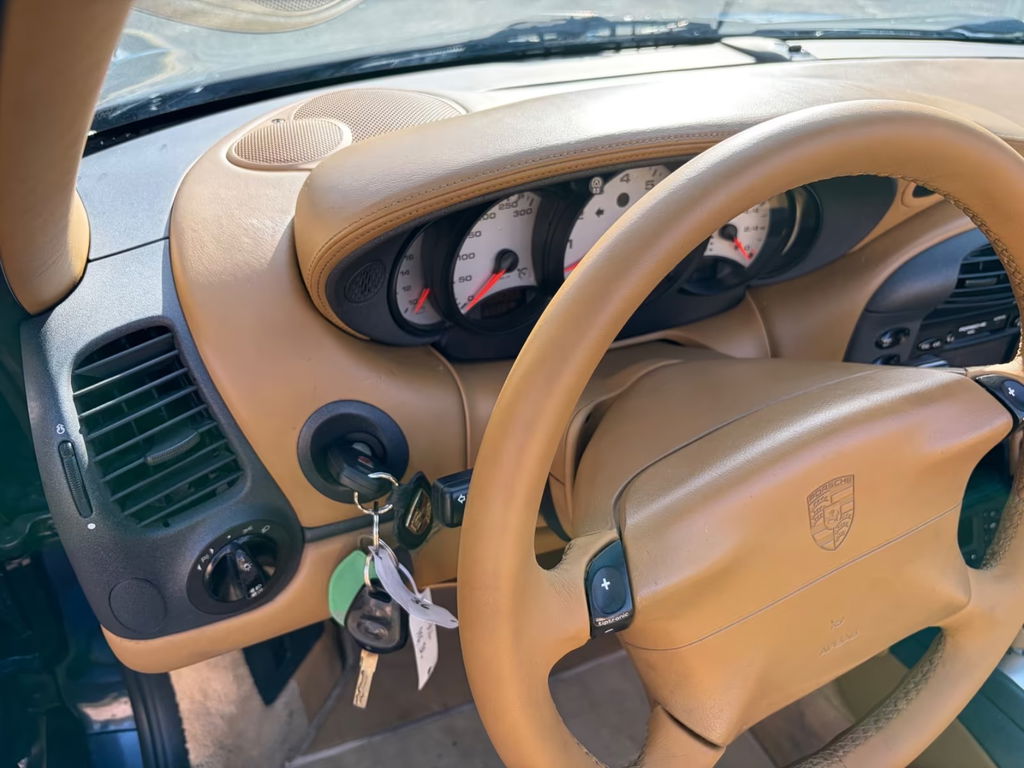 Porsche 996 Carrera 4