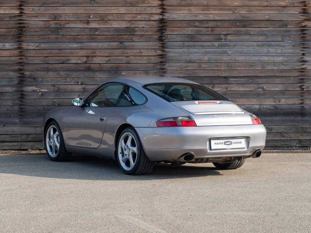 Porsche 996 Carrera 4