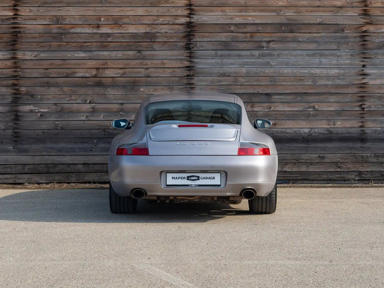 Porsche 996 Carrera 4