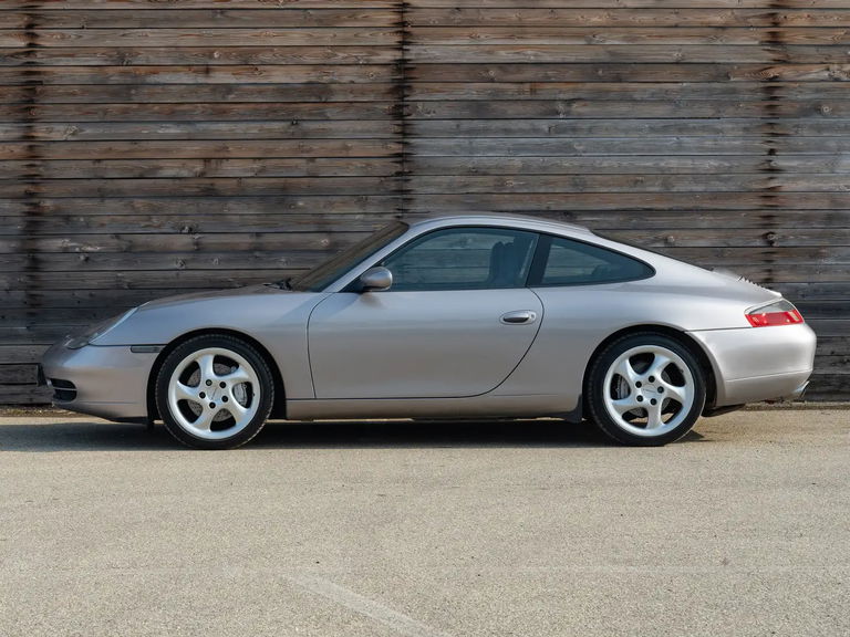 Porsche 996 Carrera 4