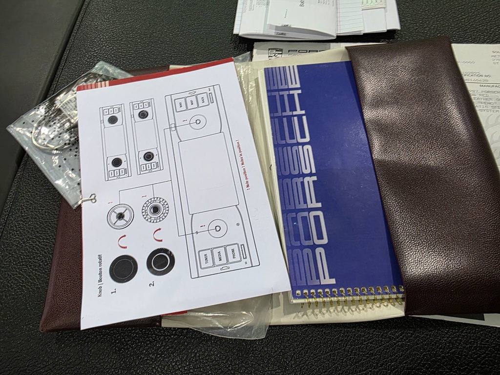 Porsche 911 Carrera 3.2 (US)