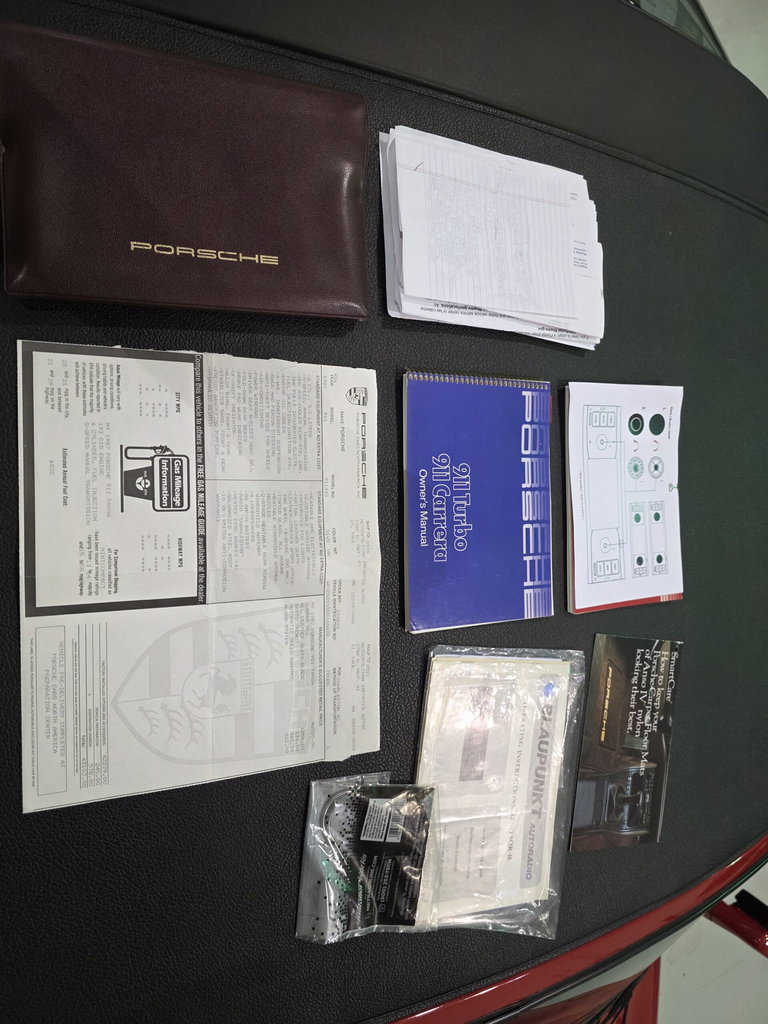 Porsche 911 Carrera 3.2 (US)