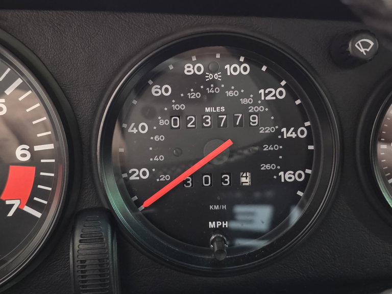 Porsche 911 Carrera 3.2 (US)