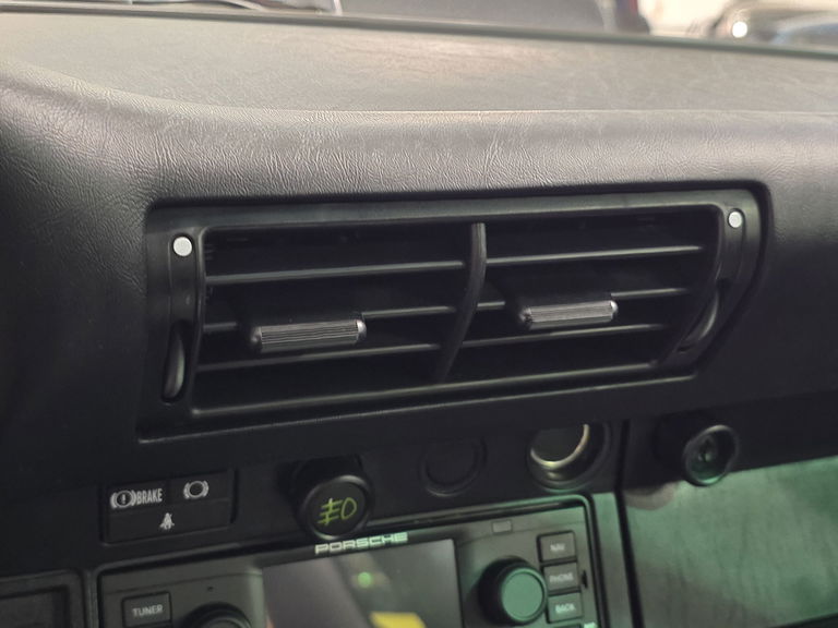 Porsche 911 Carrera 3.2 (US)