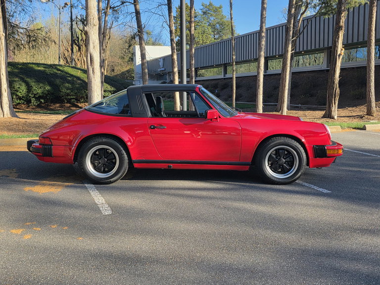 Porsche 911 Carrera 3.2 (US)