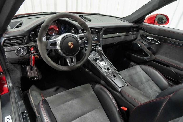 Porsche 991 Carrera GTS