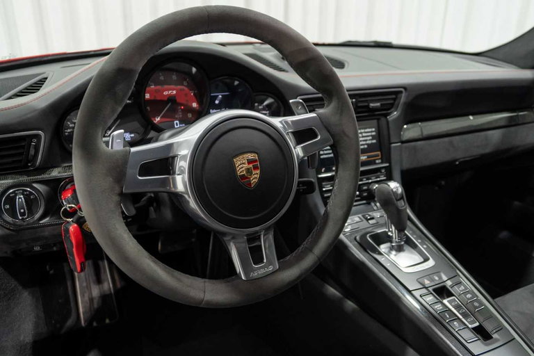 Porsche 991 Carrera GTS