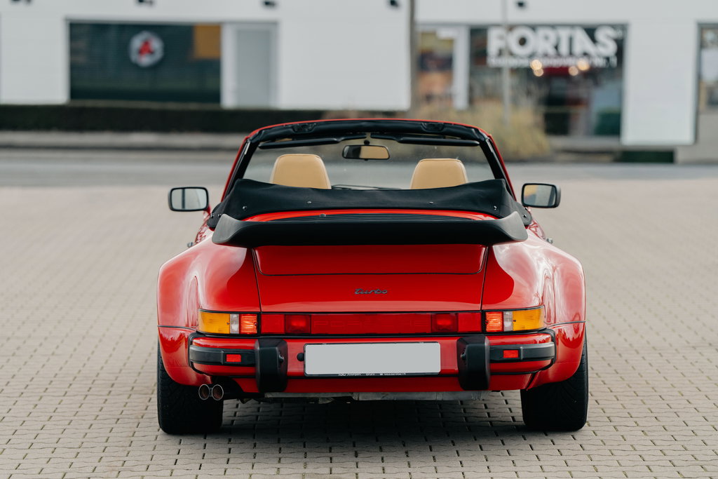 Porsche 911 Turbo 3.3