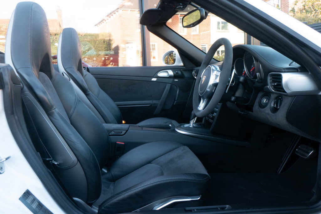 Porsche 997.2 Carrera GTS