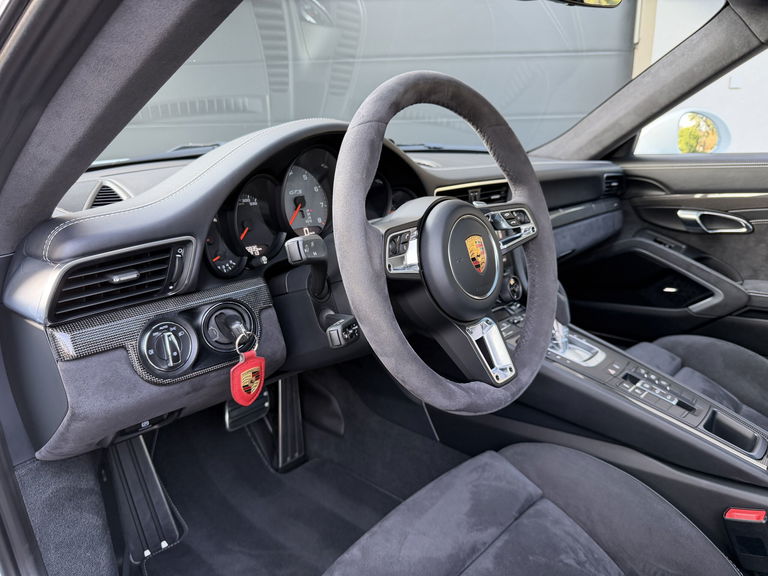 Porsche 991.2 Carrera 4 GTS