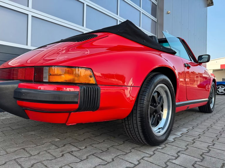 Porsche 911 Carrera 3.2