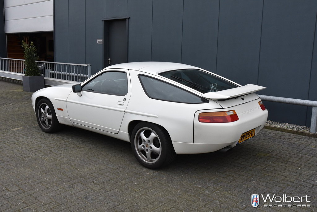 Porsche 928 S4