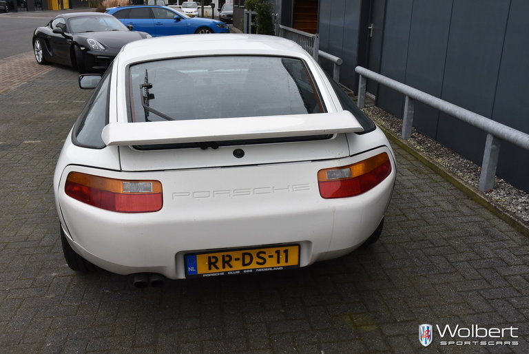 Porsche 928 S4