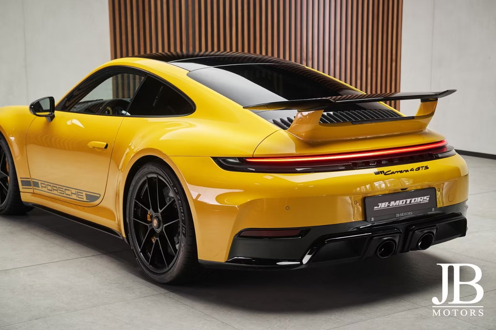 Porsche 992.2 Carrera 4 GTS