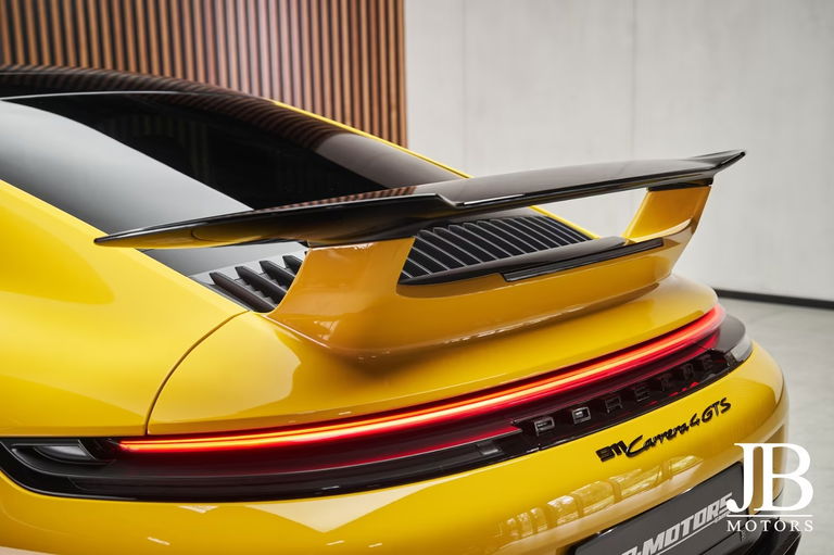 Porsche 992.2 Carrera 4 GTS