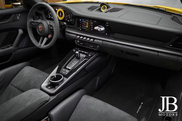 Porsche 992.2 Carrera 4 GTS