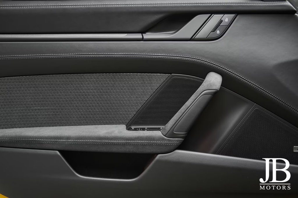 Porsche 992.2 Carrera 4 GTS