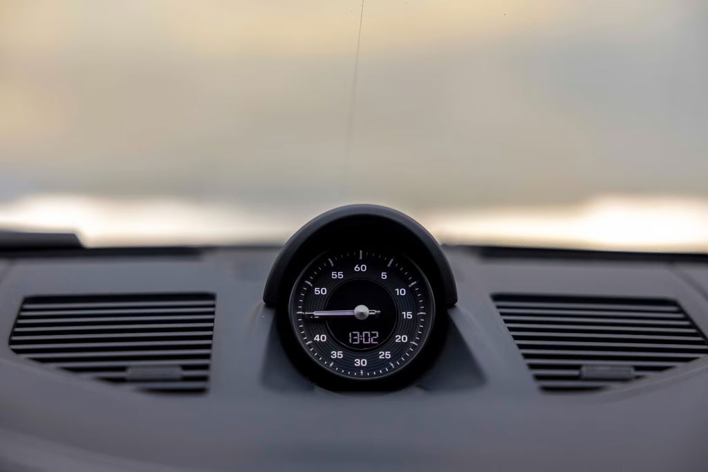 Porsche 992 Carrera 4