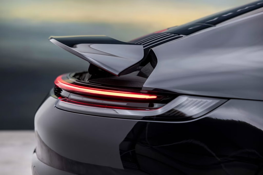 Porsche 992 Carrera 4