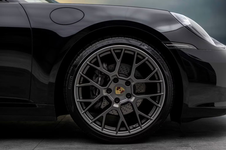 Porsche 992 Carrera 4